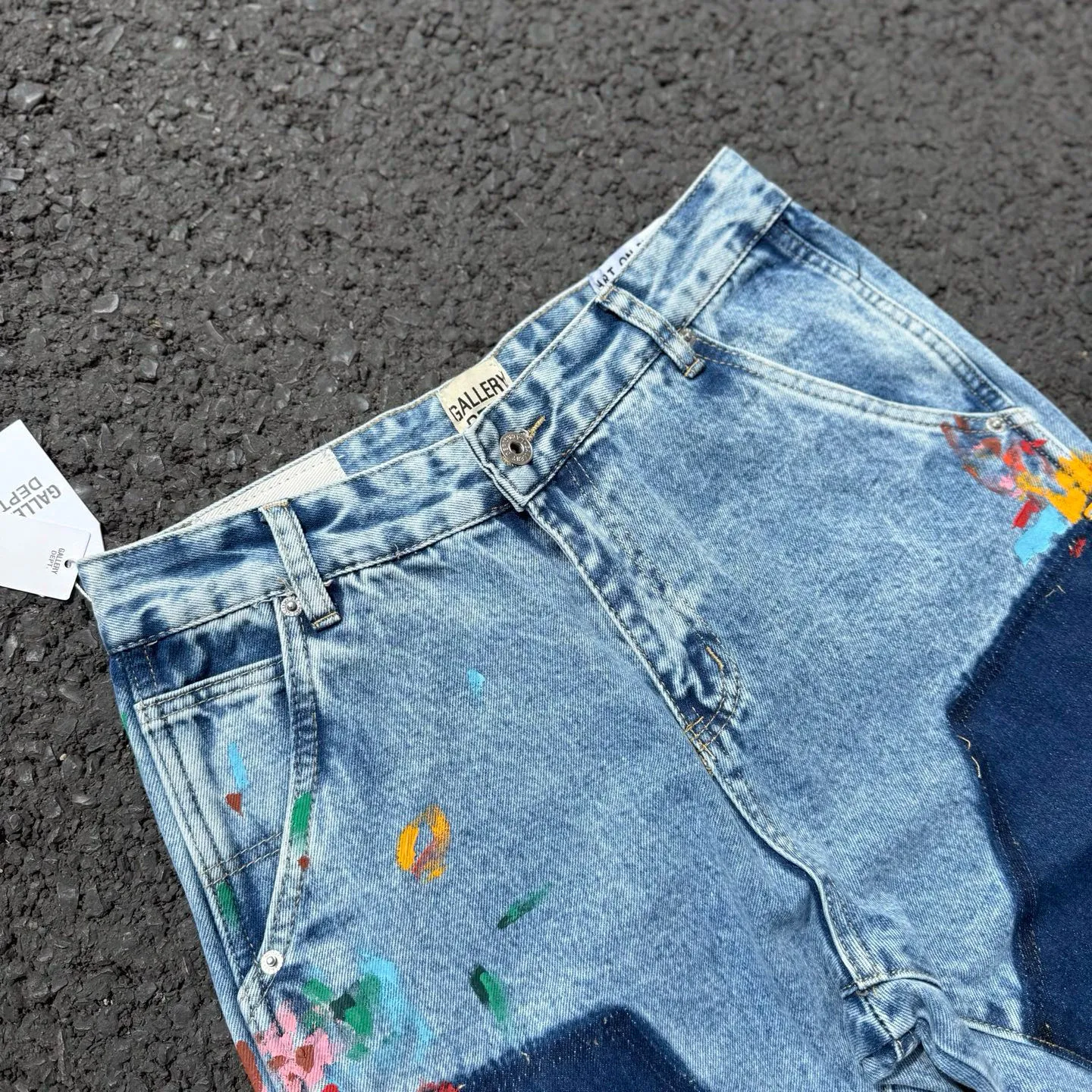 #8163 P250💰 Independent GALLERY DEPT. Vintage splicing loose washed flared jeans - truly restore the ultimate texture of Vintage - original hardware accessories washed and other elevators, QR code analysis are all purchased from the original factory, high degree of restoration, you are welcome to compare the products~ - three-dimensional version loose and comfortable without picking the body shape taller and slimmer factory Seiko original factory quality control same style for men and women can be matched with couples Versatile recommendation Necessary jeans for all seasons -Size: 28 30 32 34 36